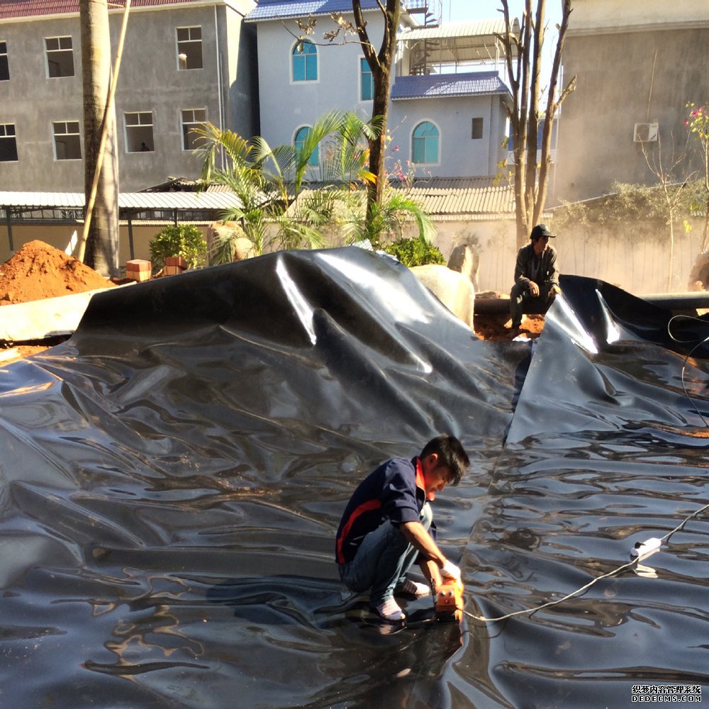 施工經(jīng)常關注的問題土工膜下排水及排氣