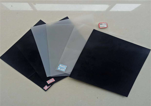 土工膜應(yīng)用時(shí)應(yīng)注意的問題產(chǎn)品質(zhì)量、鋪膜質(zhì)量及接縫處理