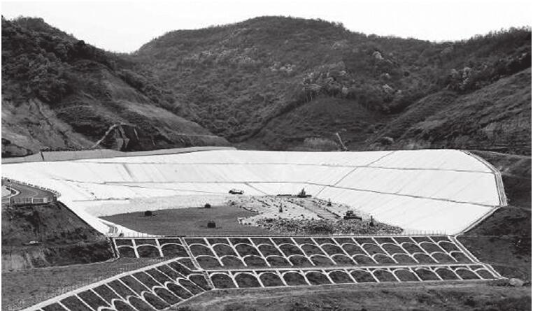 膨潤土防水毯為一種無污染、穩(wěn)定性高的新型土工材料