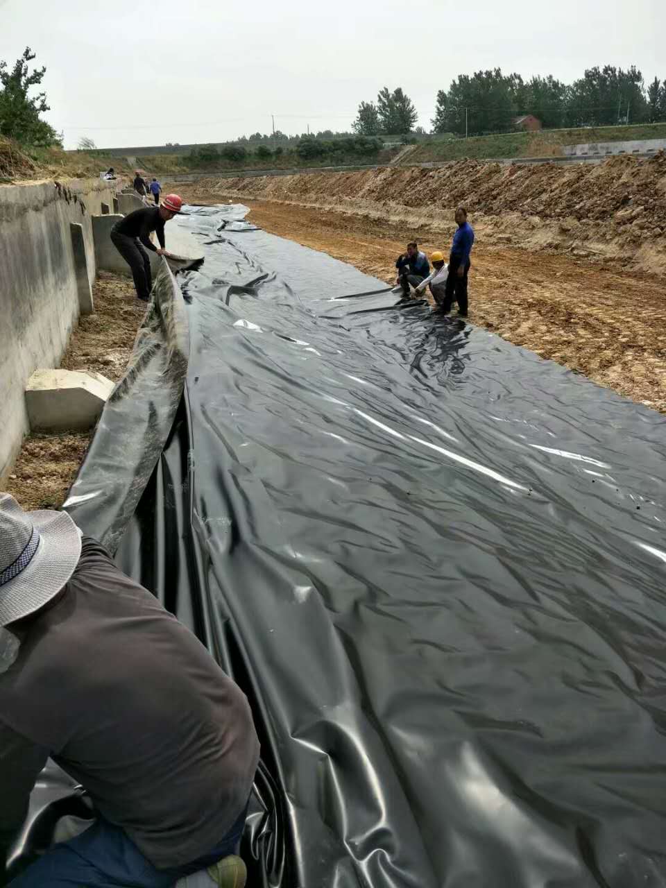 HDPE土工膜施工重點及難點分析(圖1) HDPE土工膜施工重點及難點分析